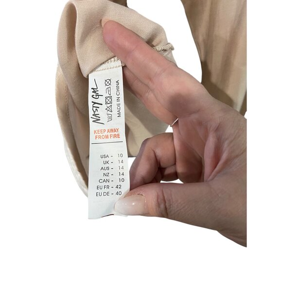 Nasty Gal Shiny Lame Ling Sleeve Button Down Blouse Gold Size 10 Holiday Party - Picture 4 of 15